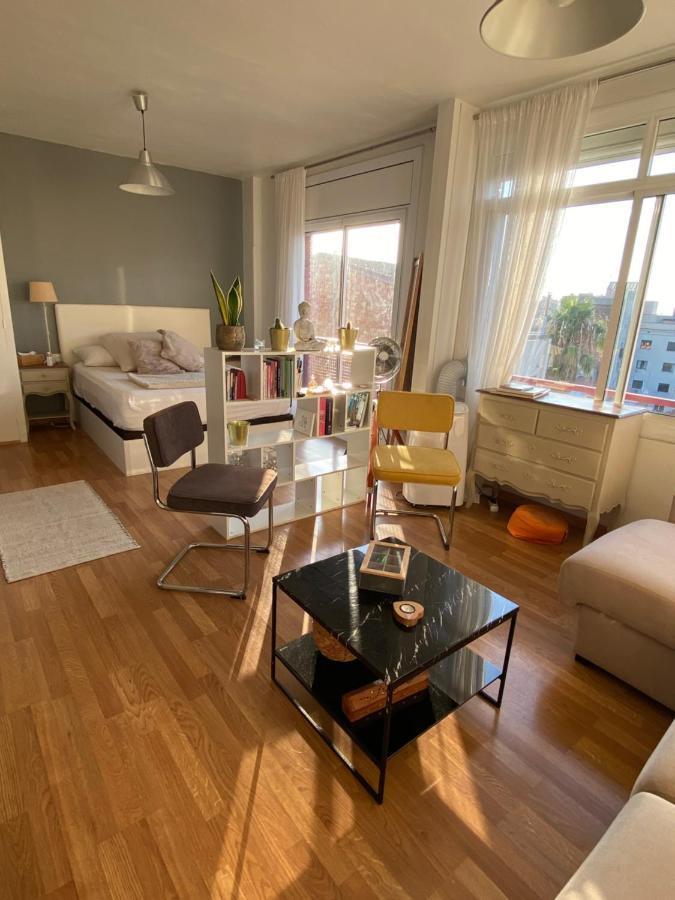 Cozy In Apartment *