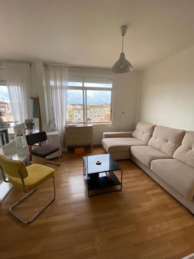Cozy In Apartment *
